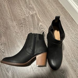 Market & Spruce Booties